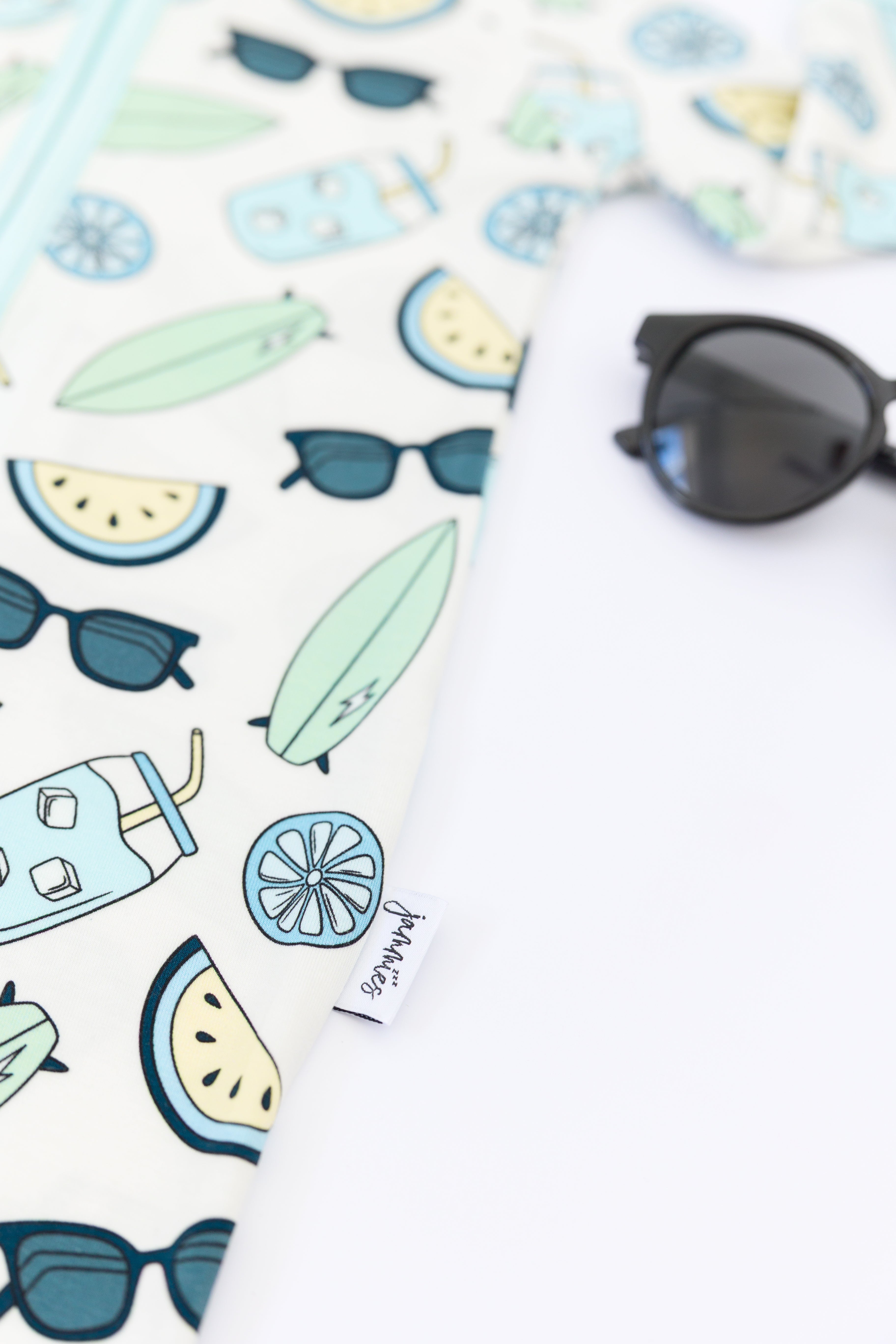 Coastal Cool: Zippy
